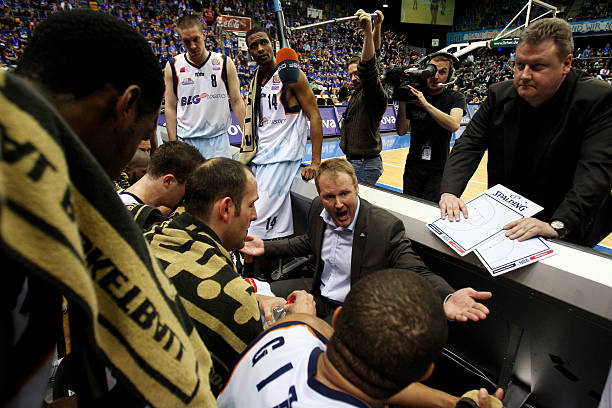 故事为主线 故事为主线